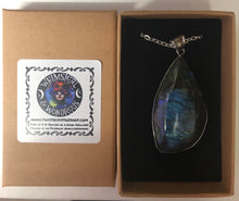 Load image into Gallery viewer, Labradorite Pendant